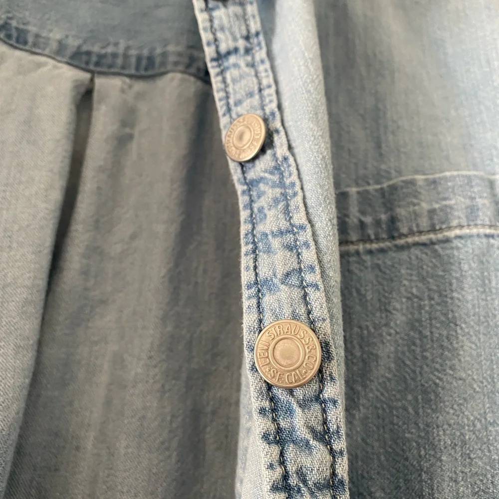 Vintage Levi’s Short Sleeve Denim Button Down - Picture 9 of 9